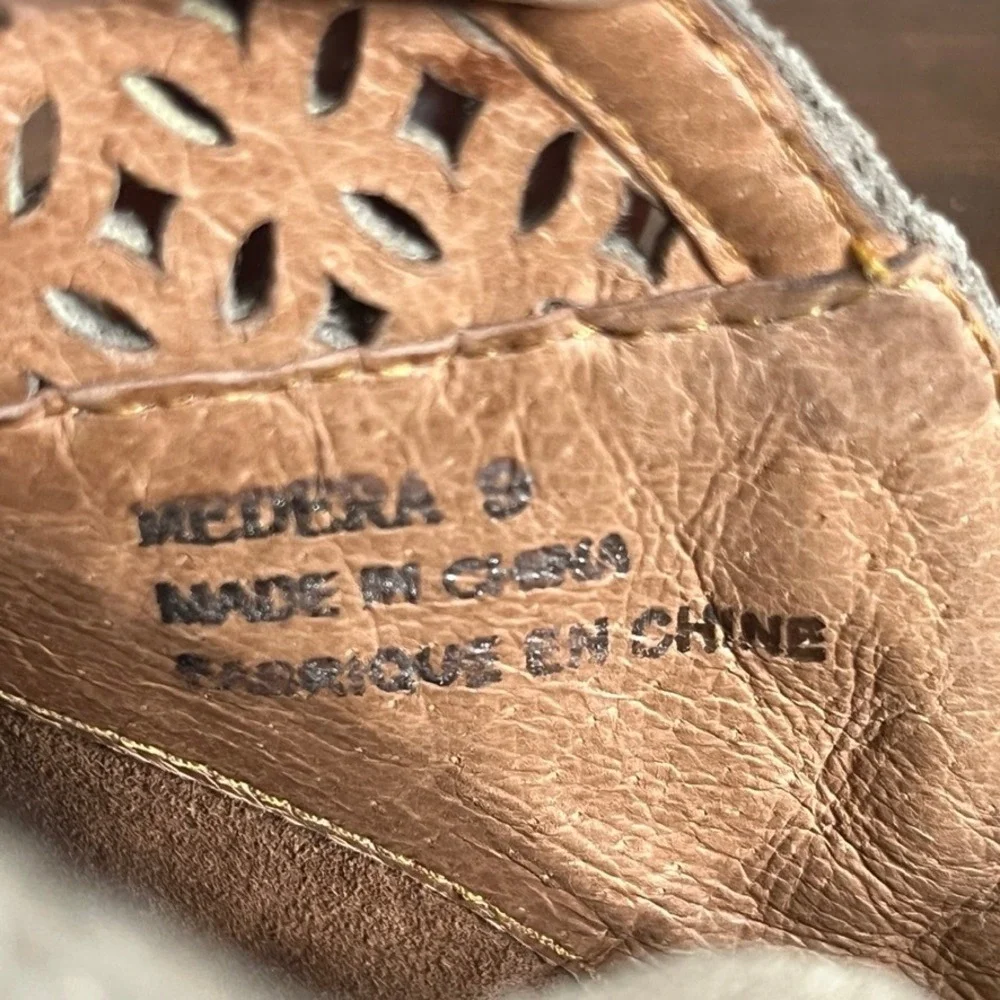 Jeffrey Campbell Women's Medera Cutout Ankle Booties Suede Taupe size 9 Boho - Picture 9 of 10